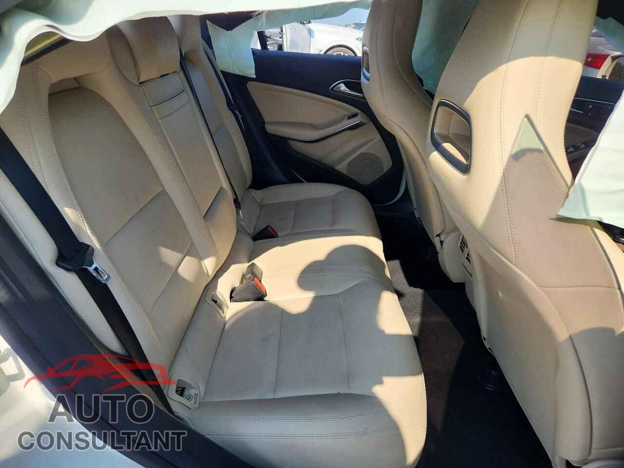 MERCEDES-BENZ CLA-CLASS 2015 - WDDSJ4EB3FN218510