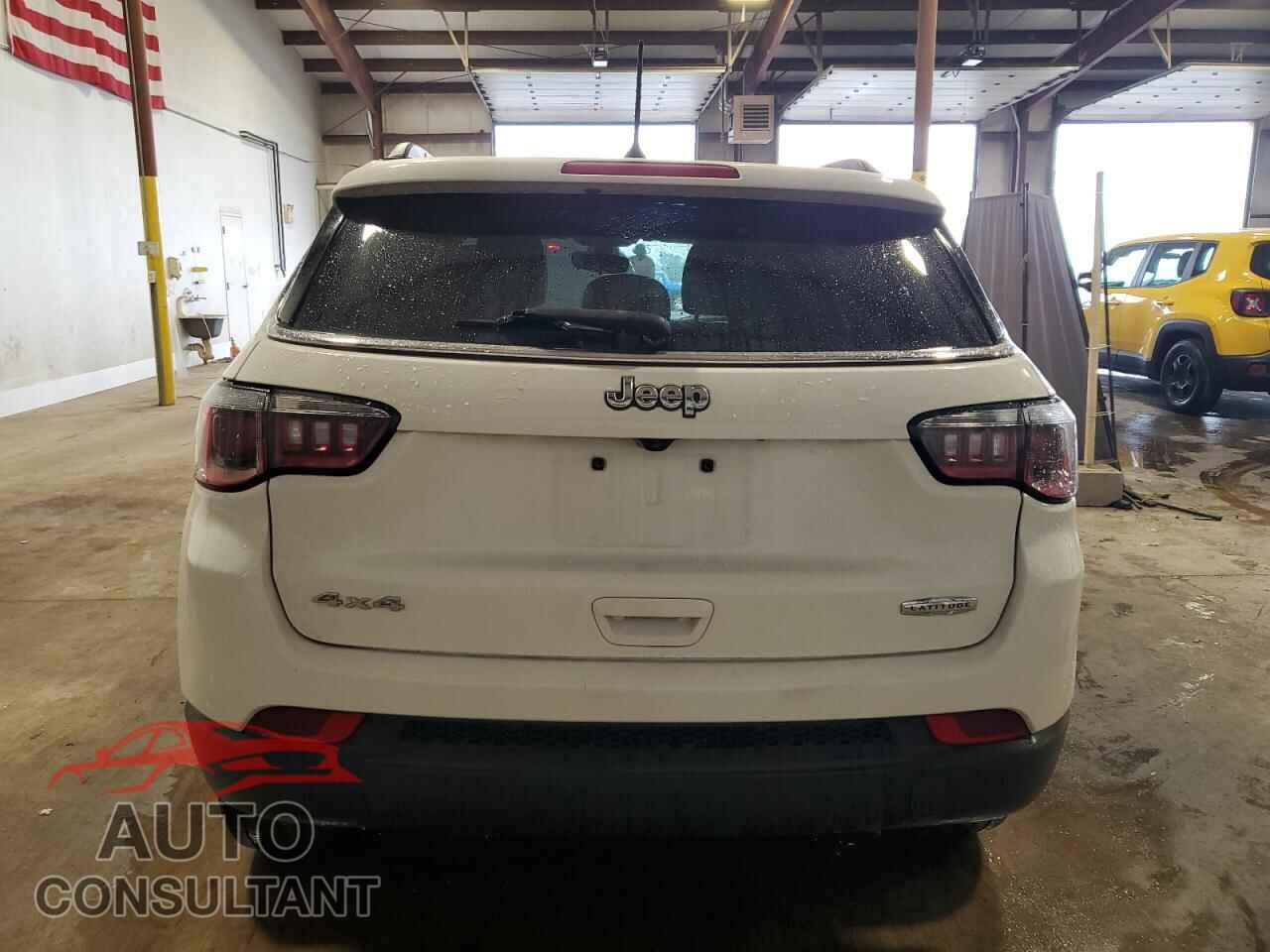 JEEP COMPASS 2018 - 3C4NJDBB4JT409891