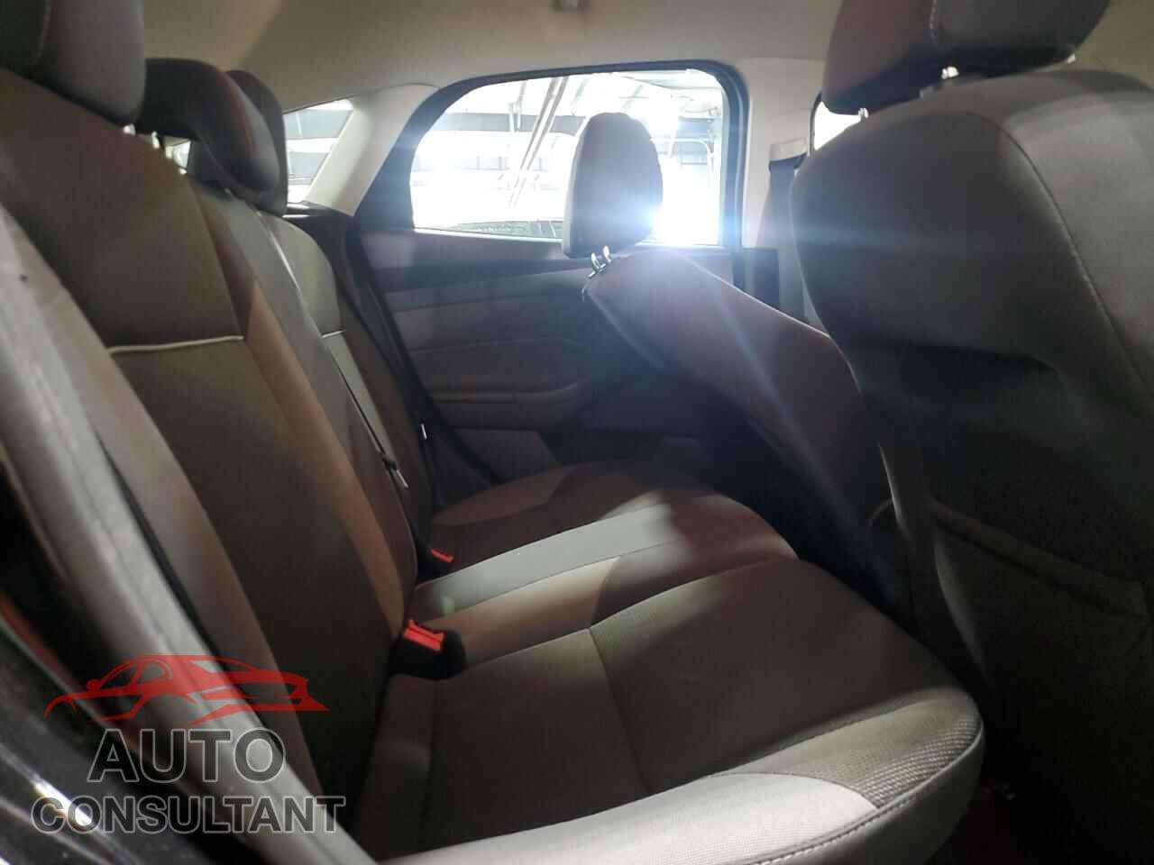 FORD FOCUS 2014 - 1FADP3K26EL128476