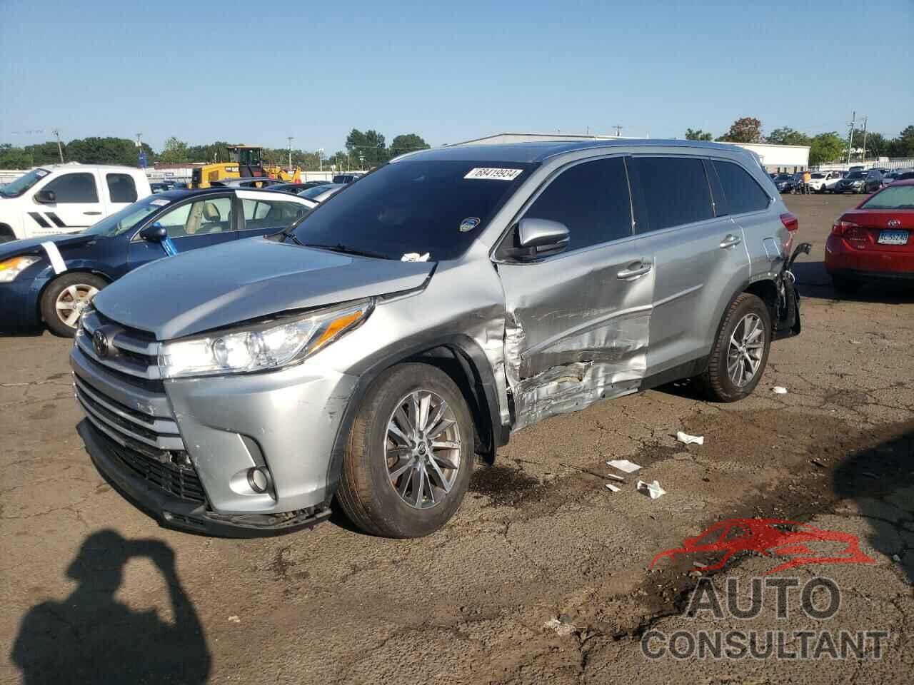 TOYOTA HIGHLANDER 2019 - 5TDJZRFH5KS581829