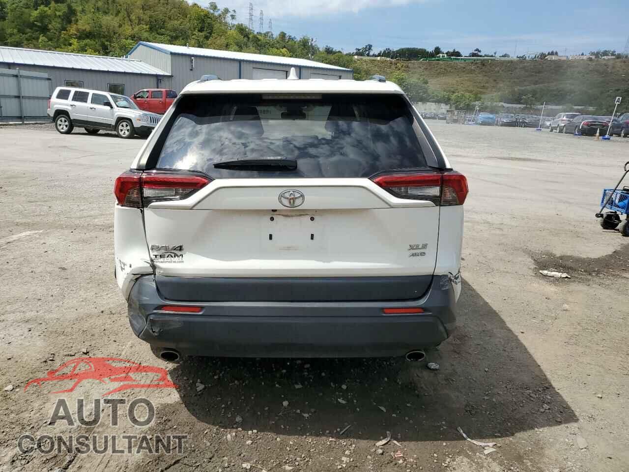 TOYOTA RAV4 2019 - JTMP1RFV7KD028005