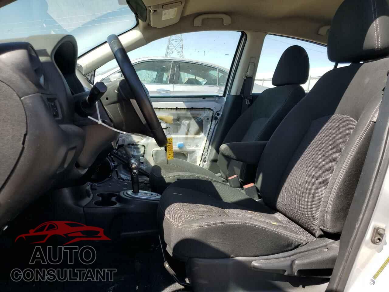 NISSAN VERSA 2018 - 3N1CN7AP5JL808564