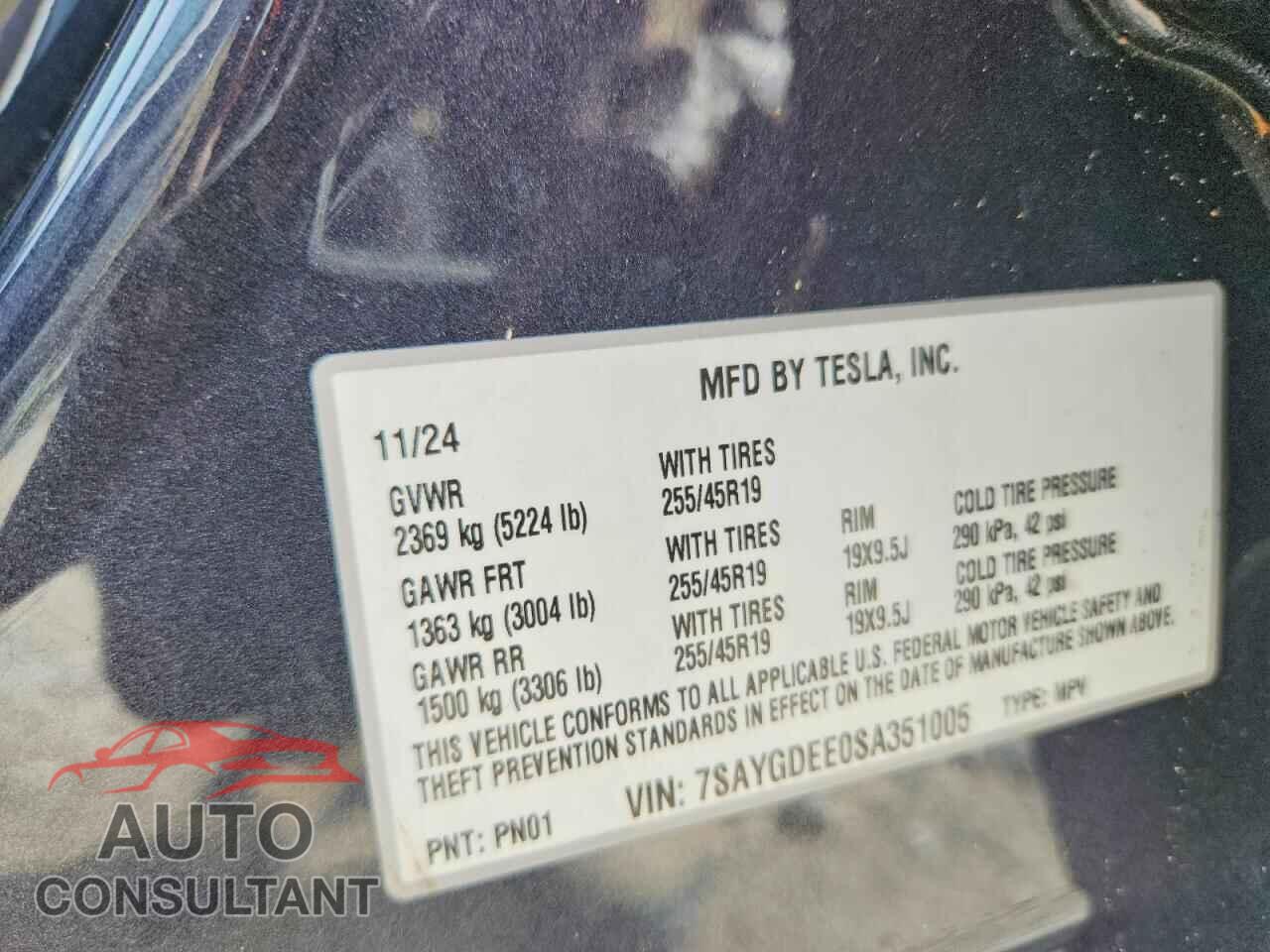 TESLA MODEL Y 2025 - 7SAYGDEE0SA351005