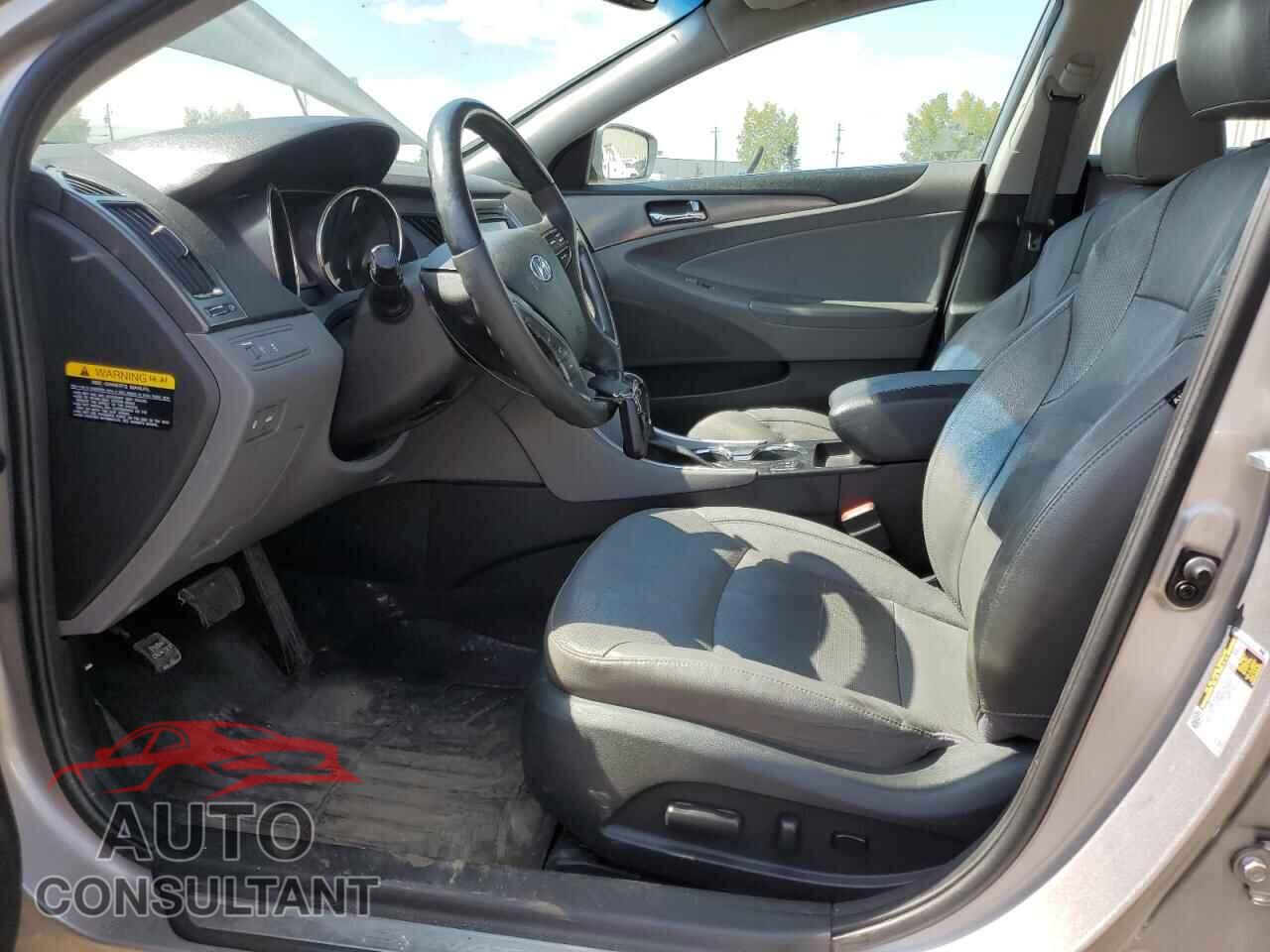 HYUNDAI SONATA 2012 - KMHEC4A41CA022122
