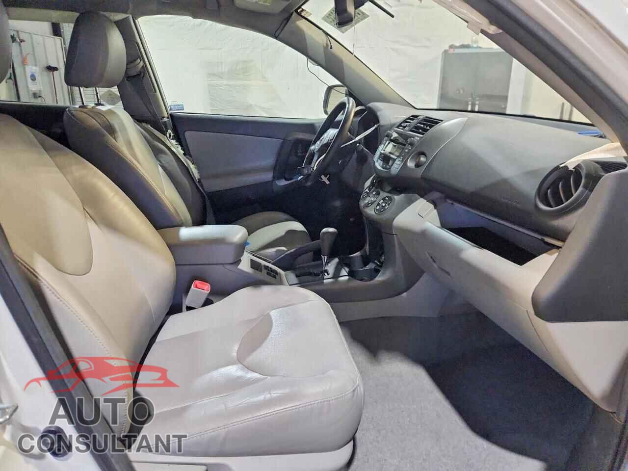 TOYOTA RAV4 2011 - 2T3DF4DV1BW103133