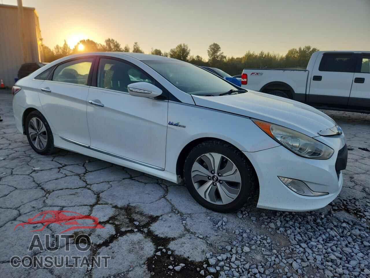 HYUNDAI SONATA 2013 - KMHEC4A40DA082765
