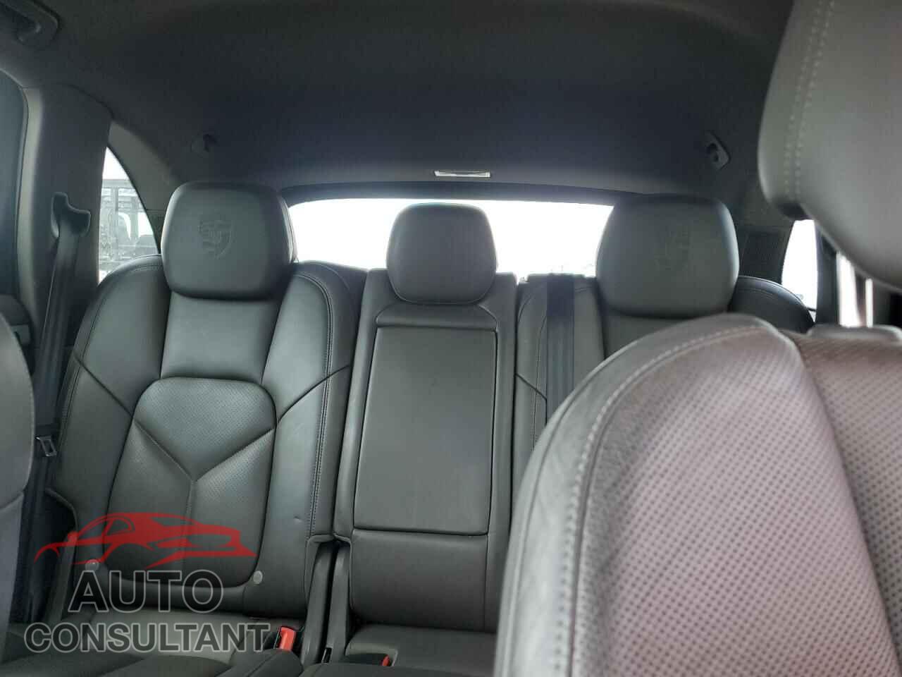 PORSCHE CAYENNE 2017 - WP1AA2A24HKA80687