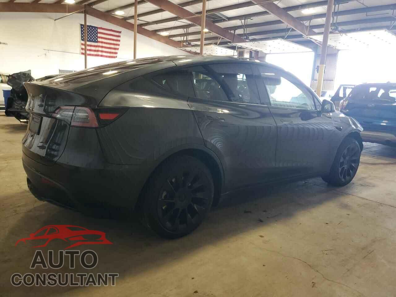 TESLA MODEL Y 2024 - 7SAYGDED5RF019243