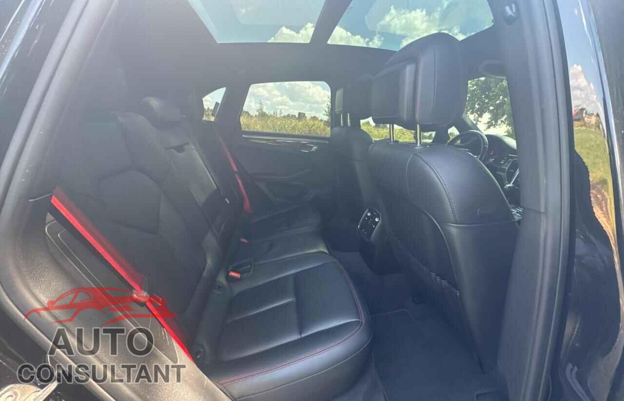 PORSCHE MACAN 2017 - WP1AG2A52HLB52070