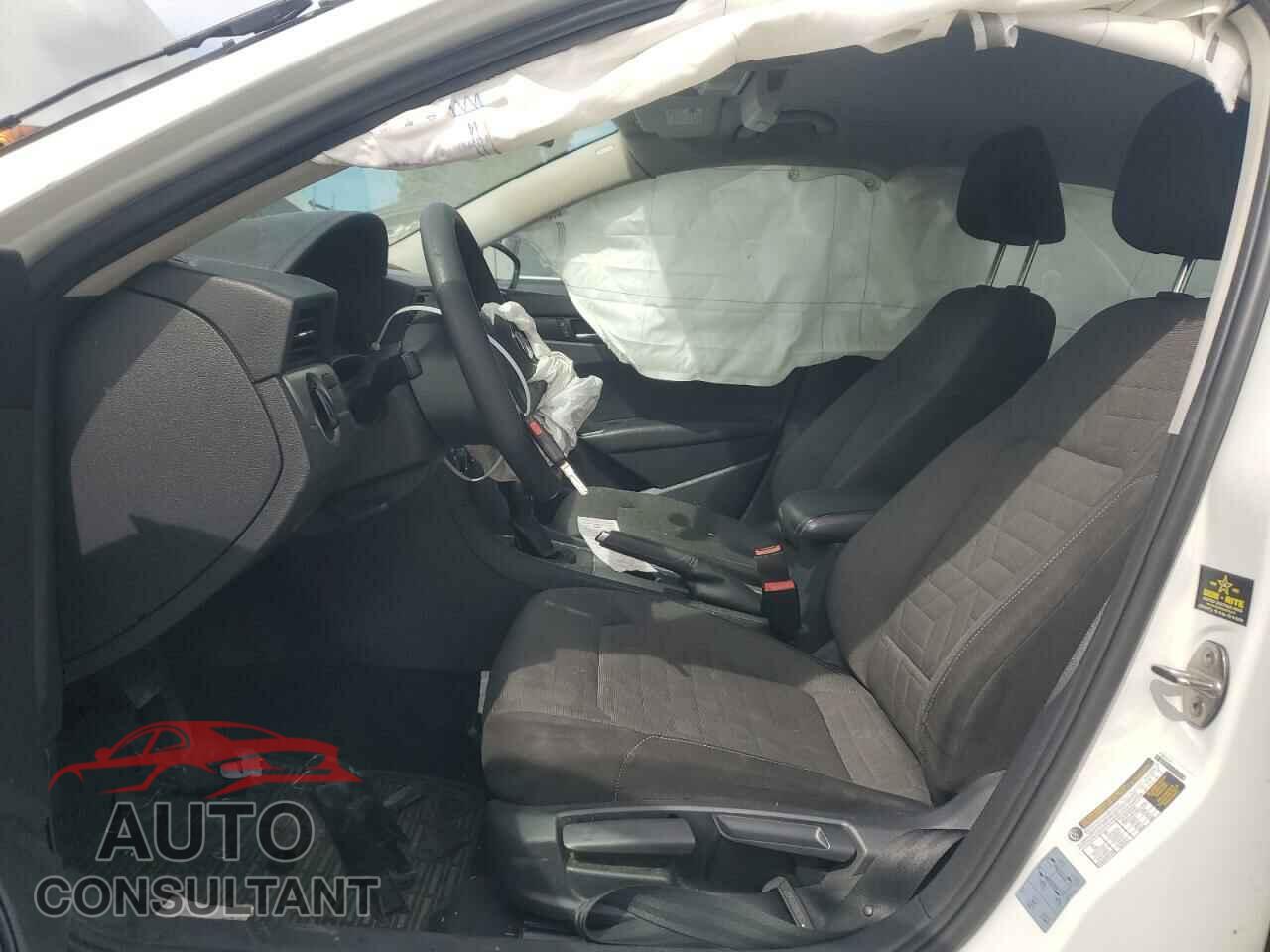 VOLKSWAGEN PASSAT 2020 - 1VWAA7A30LC014659