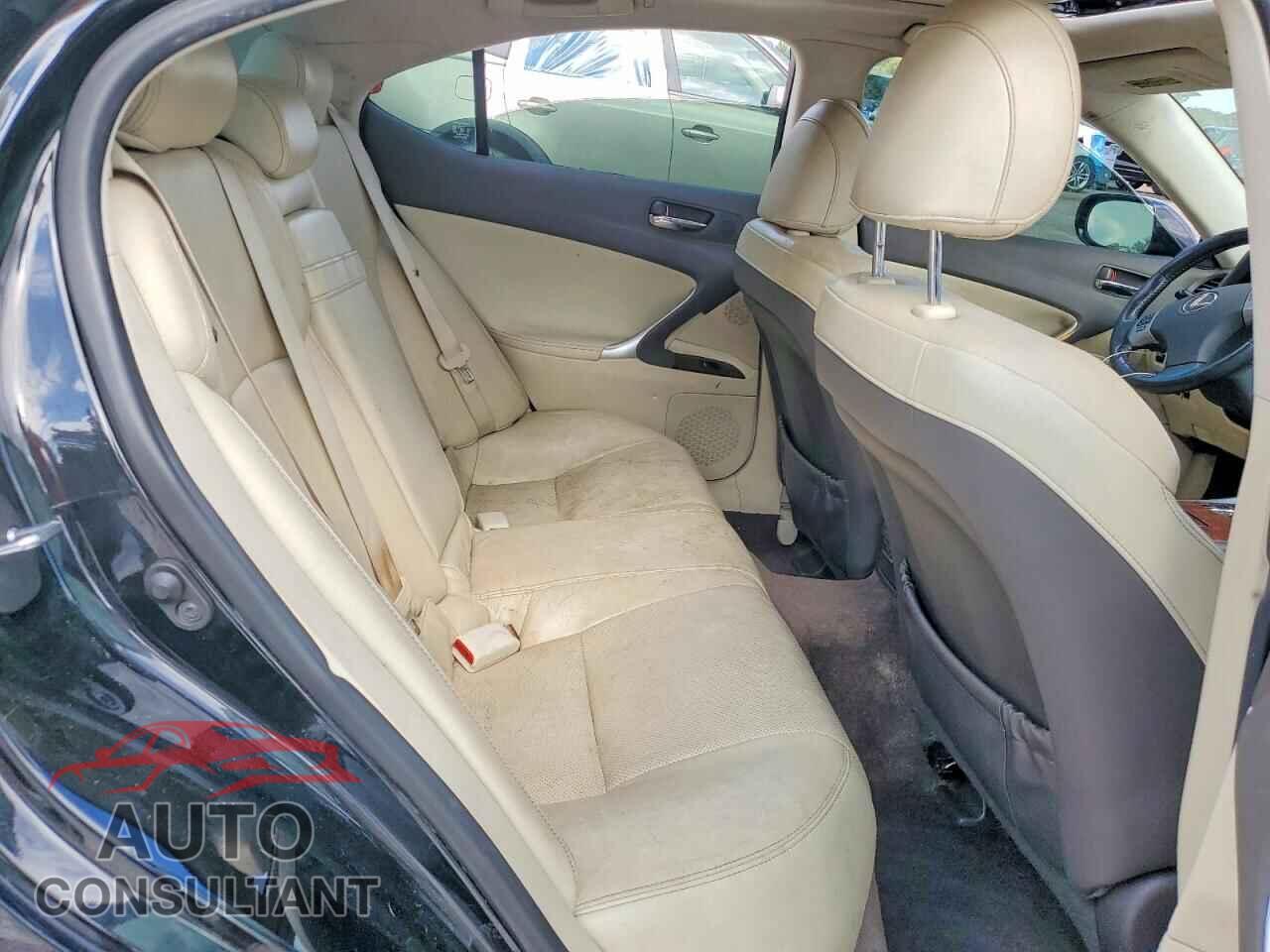 LEXUS IS 2011 - JTHCE5C2XB5001136