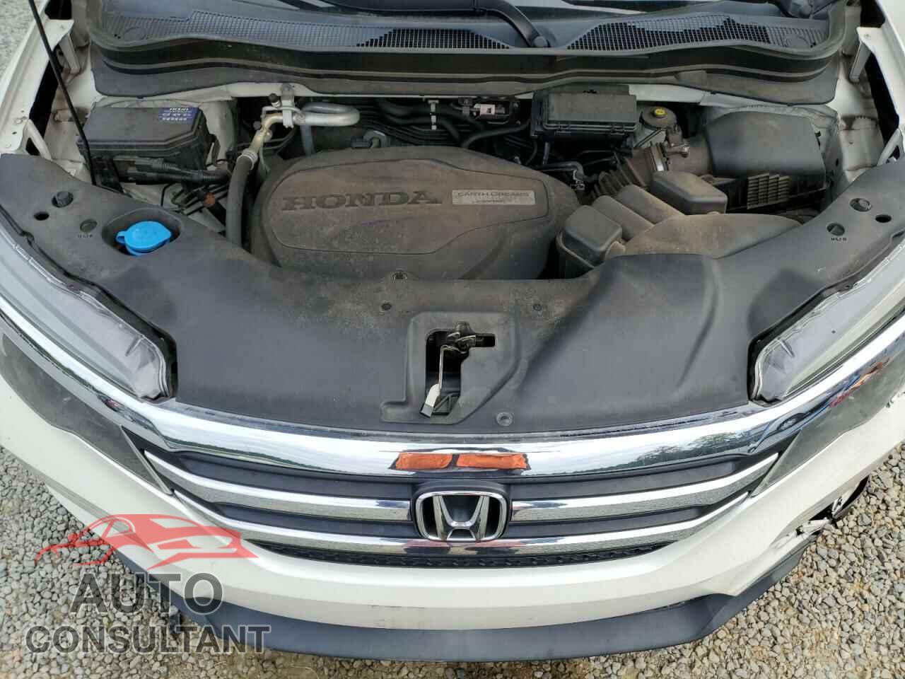 HONDA PILOT 2017 - 5FNYF5H39HB018751