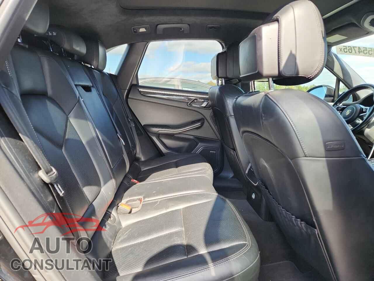 PORSCHE MACAN 2016 - WP1AF2A58GLB93854