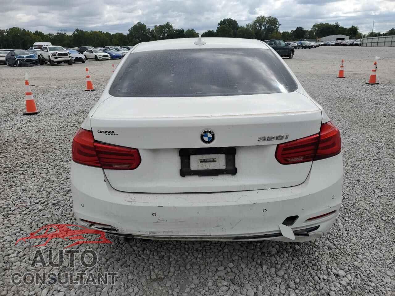 BMW 3 SERIES 2016 - WBA8E9G55GNU30305