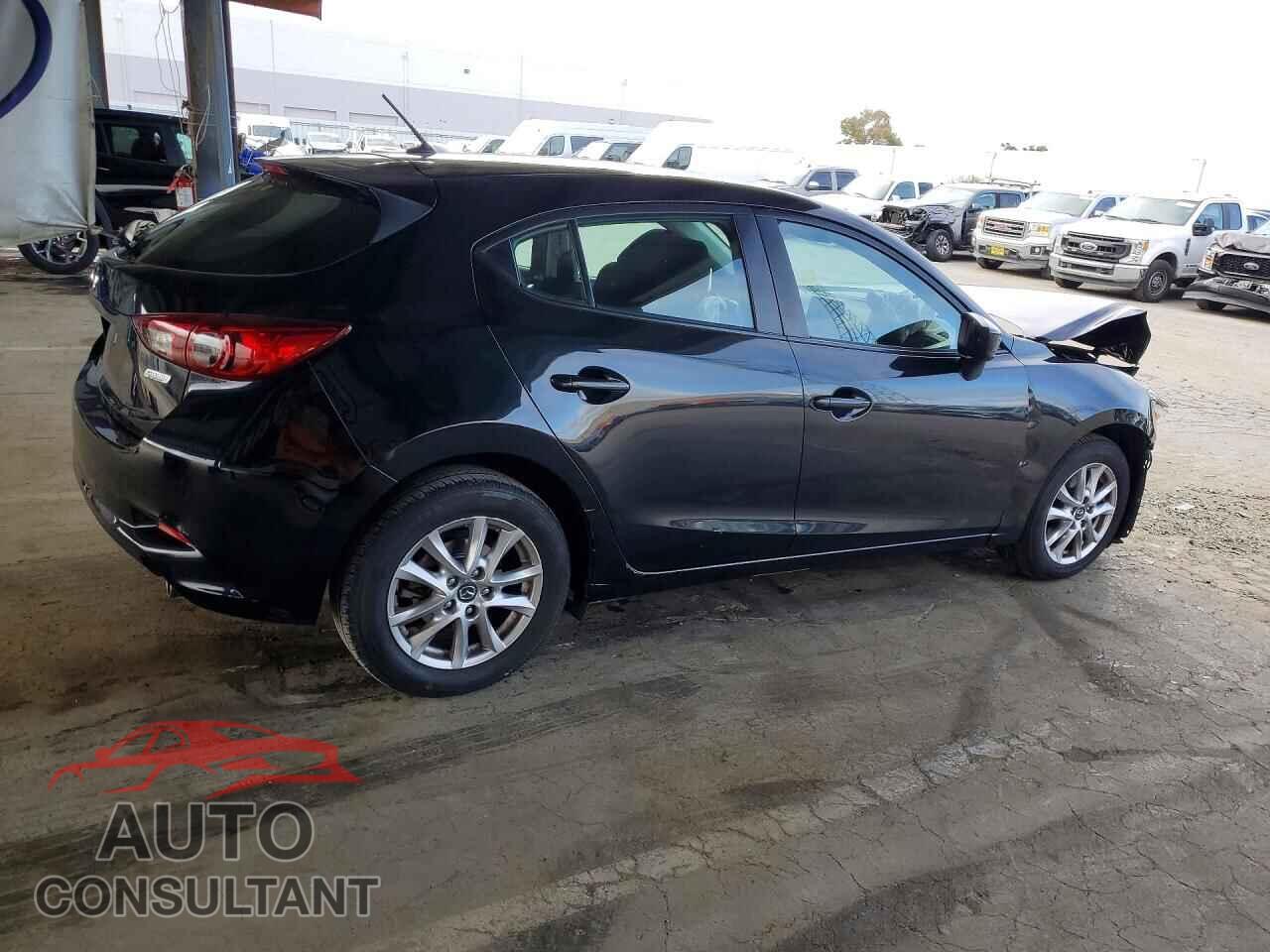 MAZDA 3 2018 - 3MZBN1K70JM226450