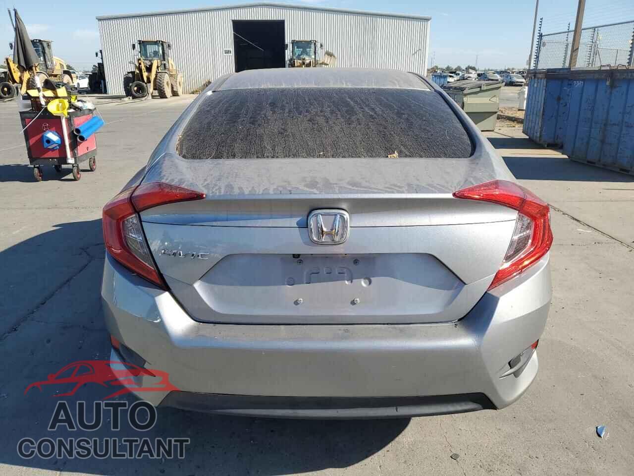 HONDA CIVIC 2018 - 2HGFC2F55JH557243