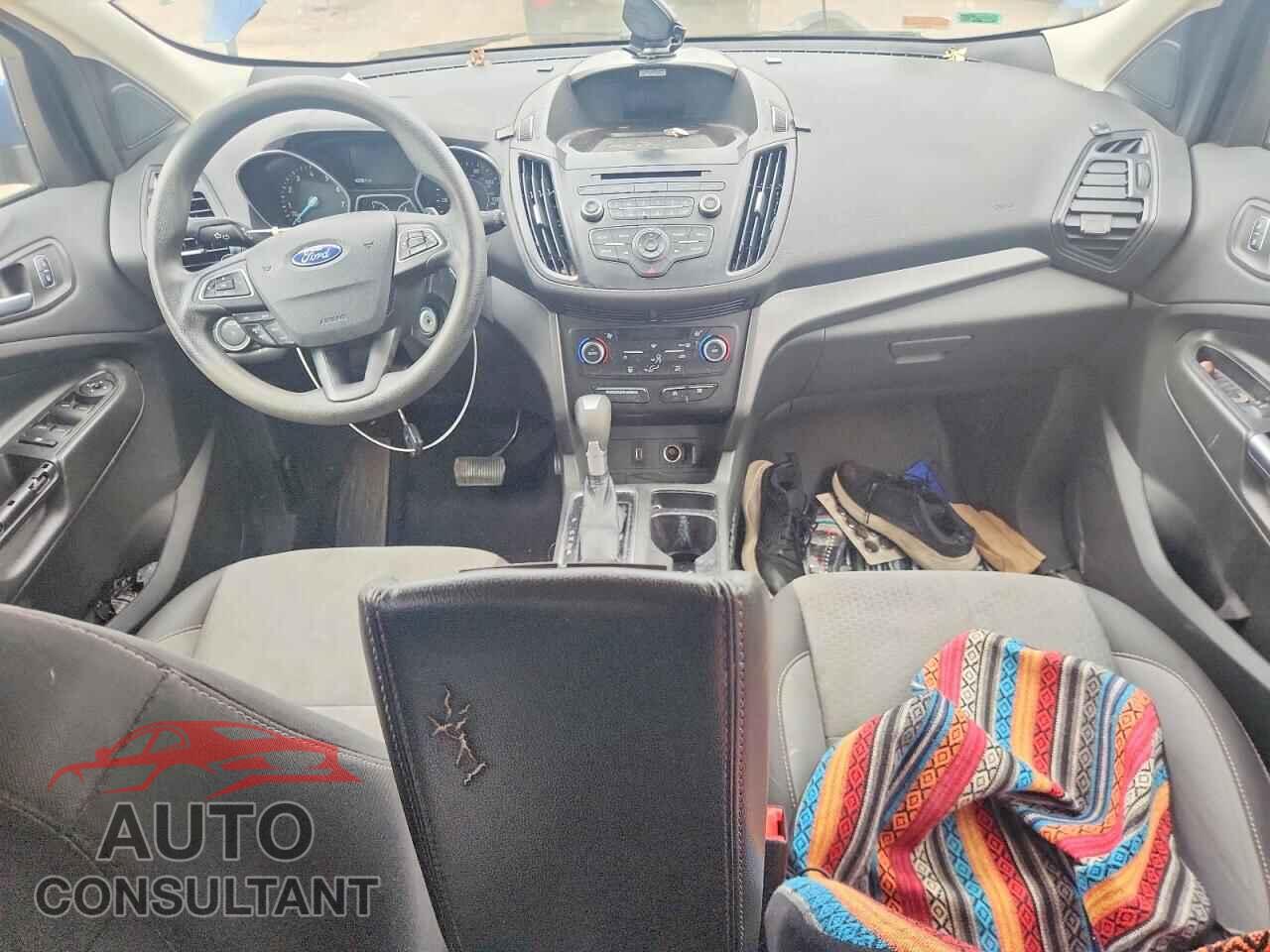 FORD ESCAPE 2017 - 1FMCU9GD9HUF00754