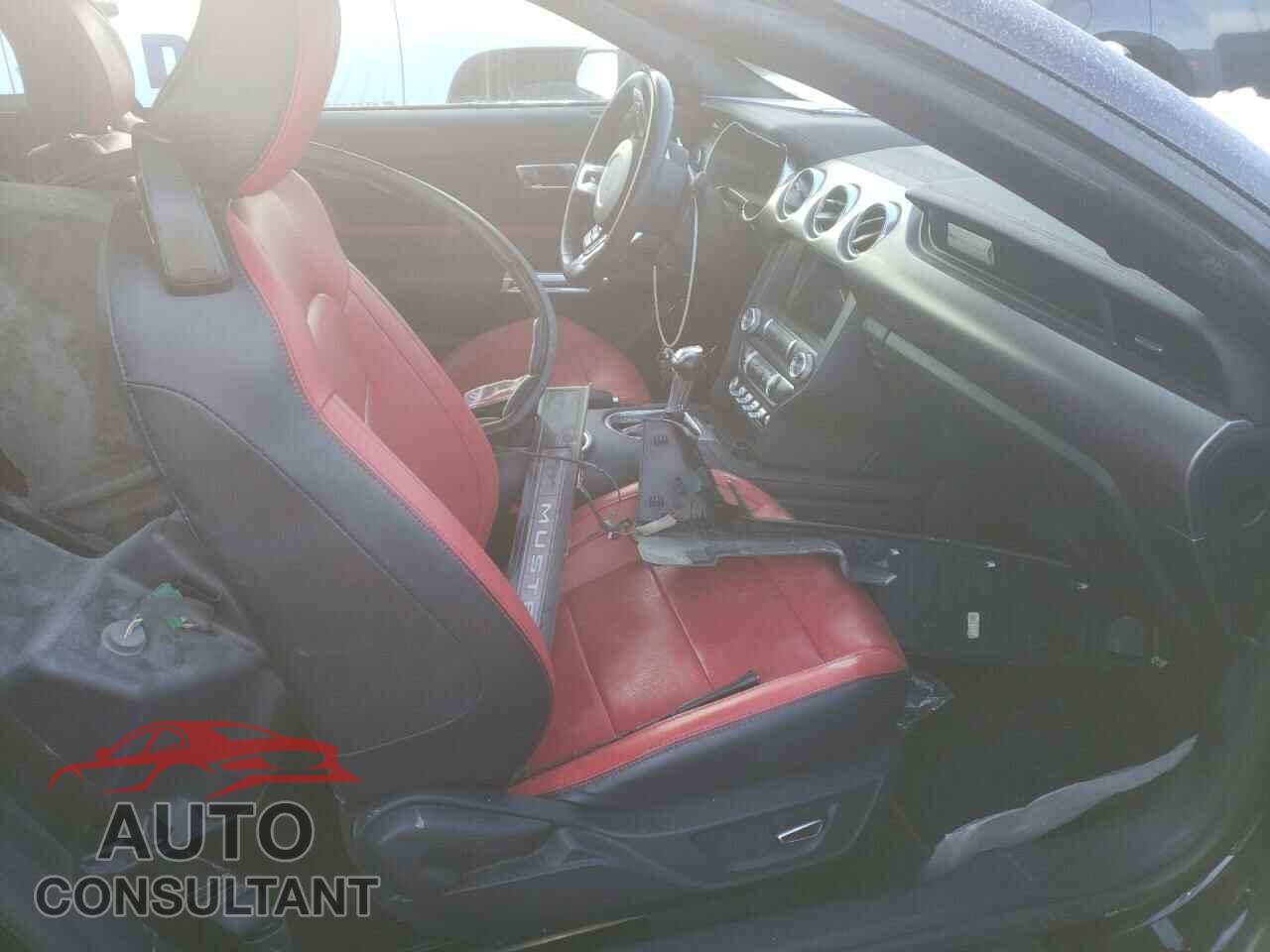 FORD MUSTANG 2019 - 1FATP8UH7K5103810