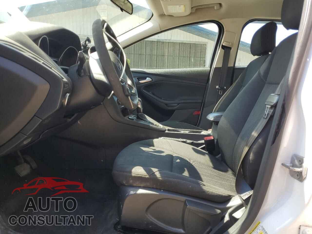 FORD FOCUS 2015 - 1FADP3F24FL352938