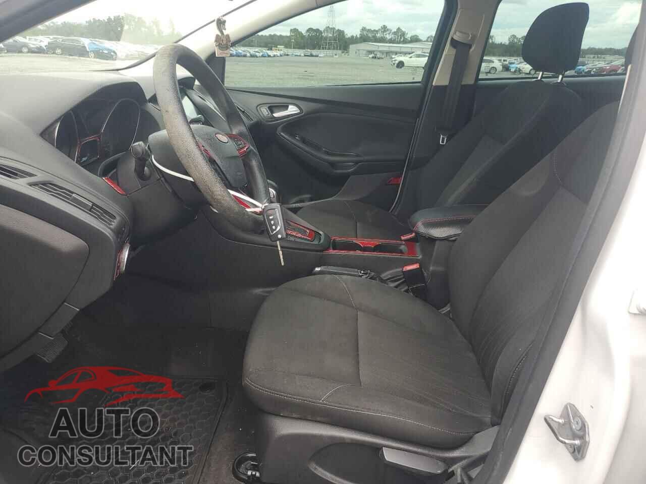 FORD FOCUS 2018 - 1FADP3F2XJL209159