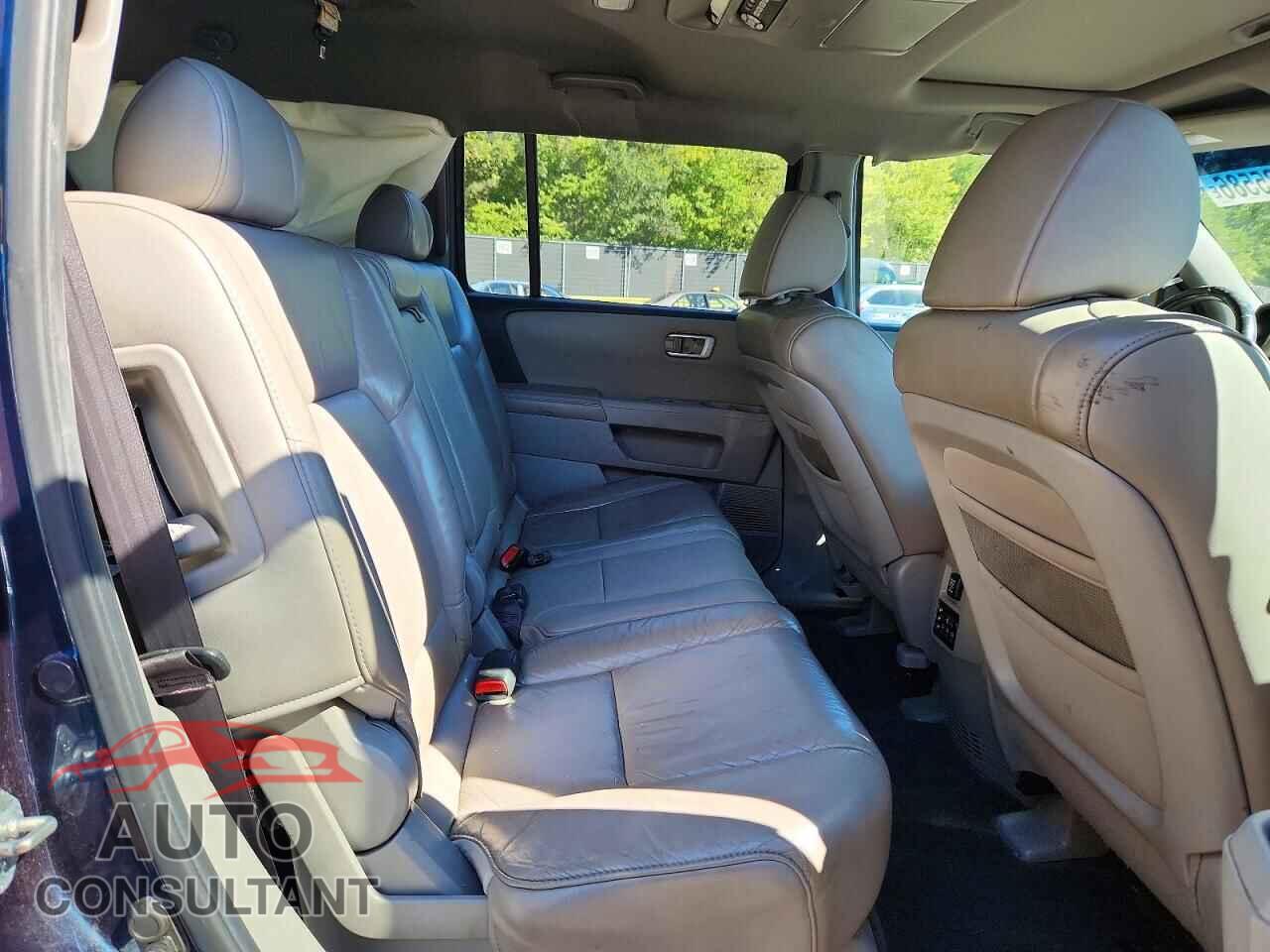 HONDA PILOT 2011 - 5FNYF4H63BB067195