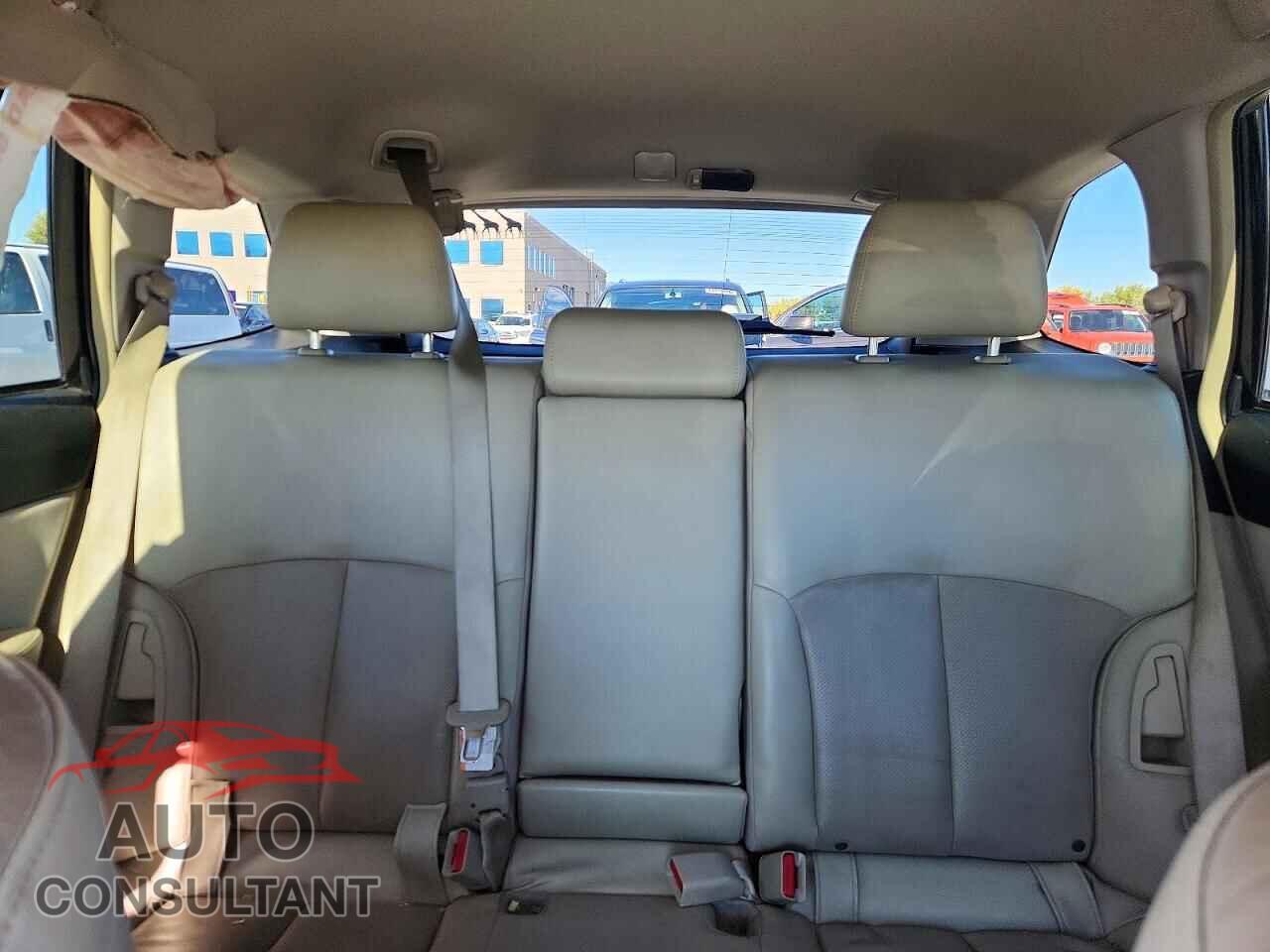 SUBARU OUTBACK 2014 - 4S4BRBLC2E3327470
