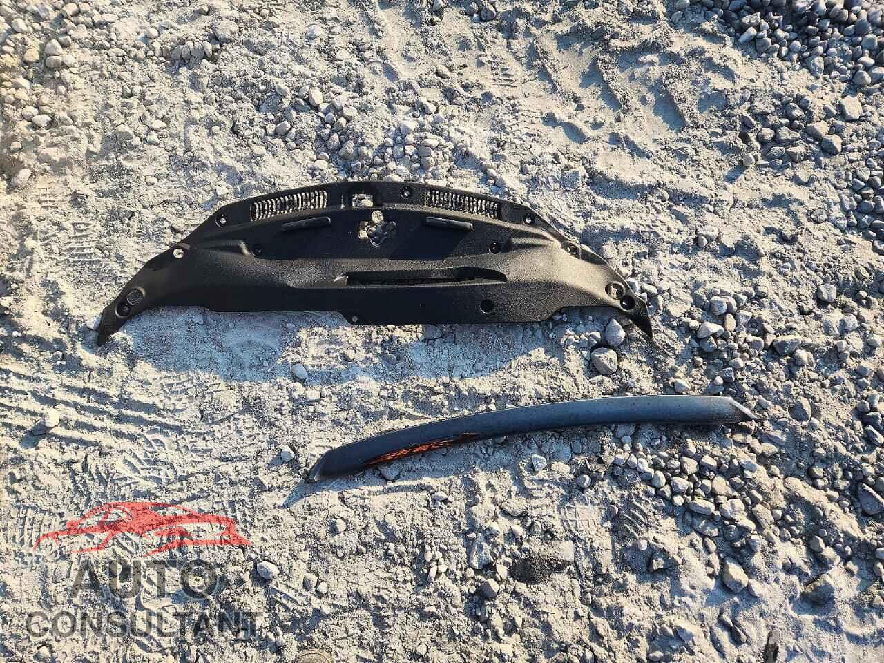LEXUS IS 2020 - JTHGA1D25L5100954