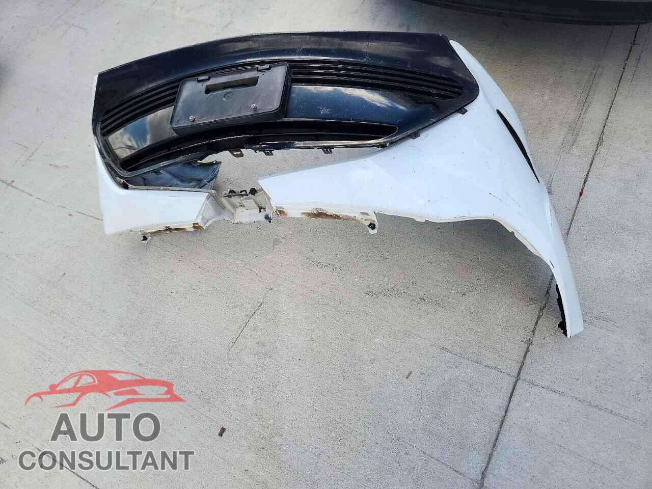 TOYOTA COROLLA 2018 - 5YFBURHE0JP798024