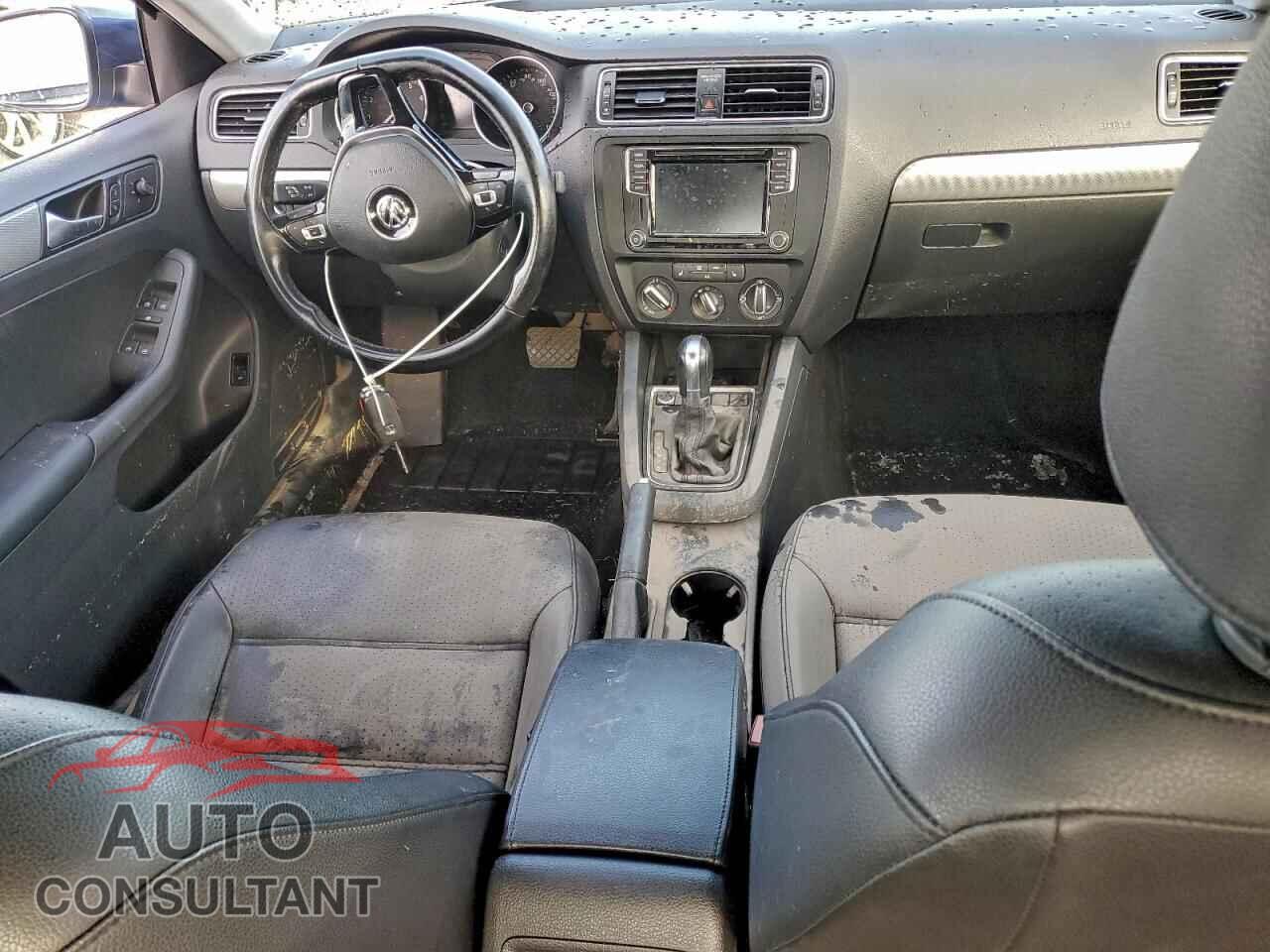 VOLKSWAGEN JETTA 2017 - 3VWDB7AJ7HM383145
