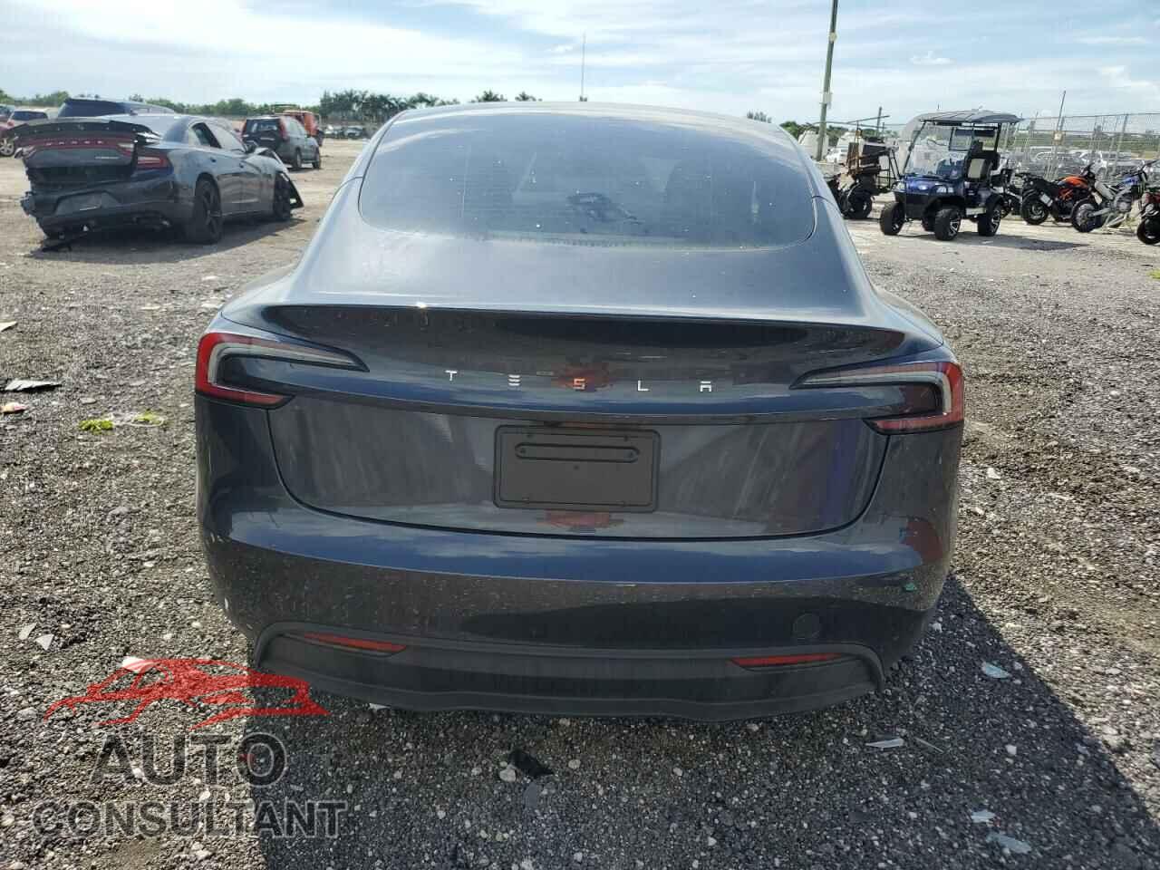 TESLA MODEL 3 2024 - 5YJ3E1EA6RF740818