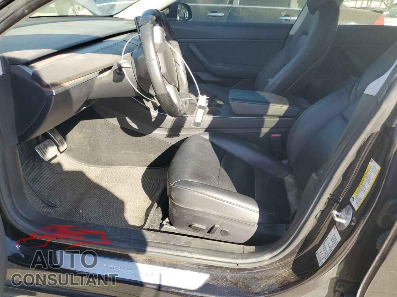 TESLA MODEL 3 2018 - 5YJ3E1EB3JF070836