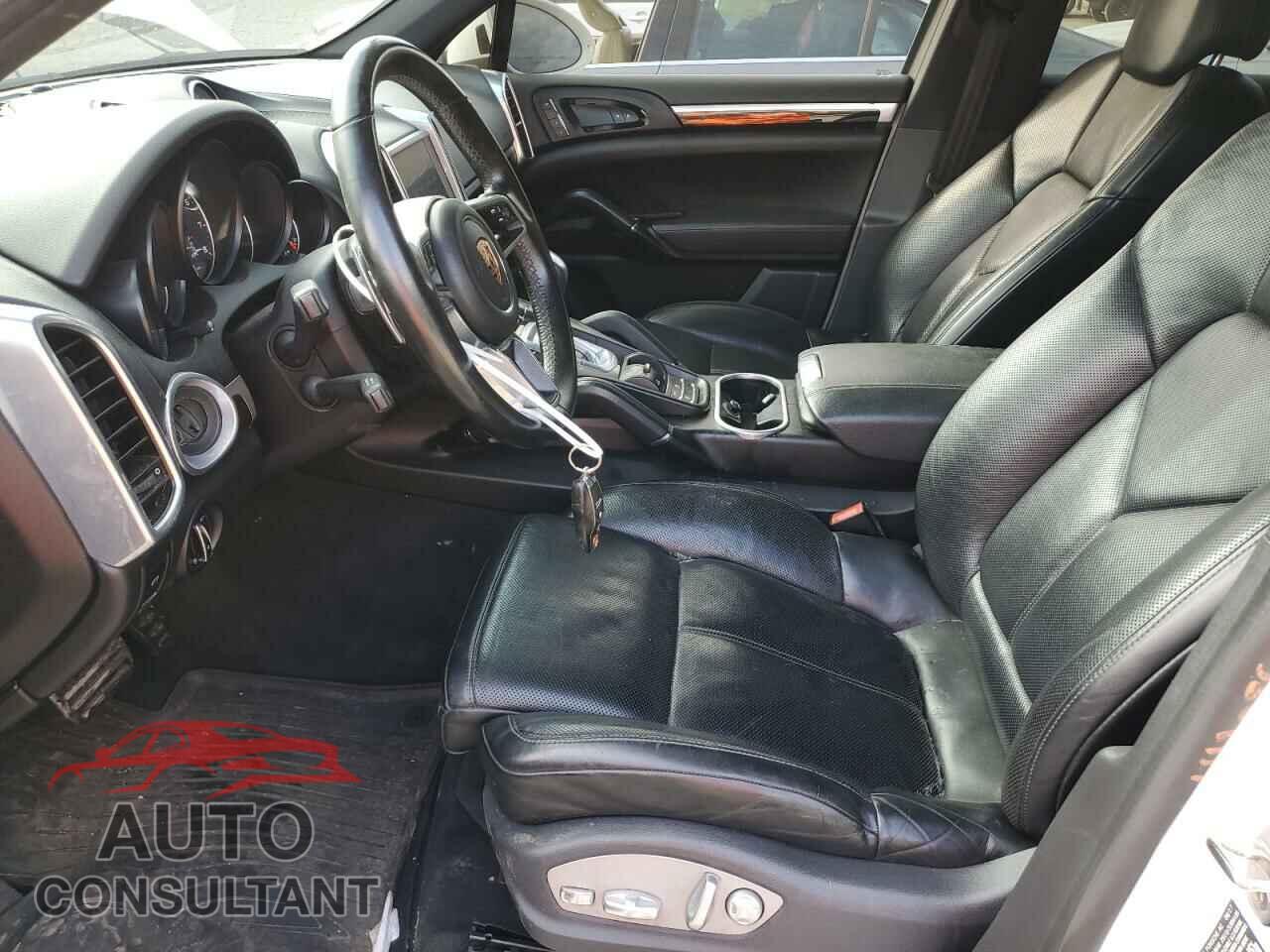 PORSCHE CAYENNE 2017 - WP1AA2A27HKA92364