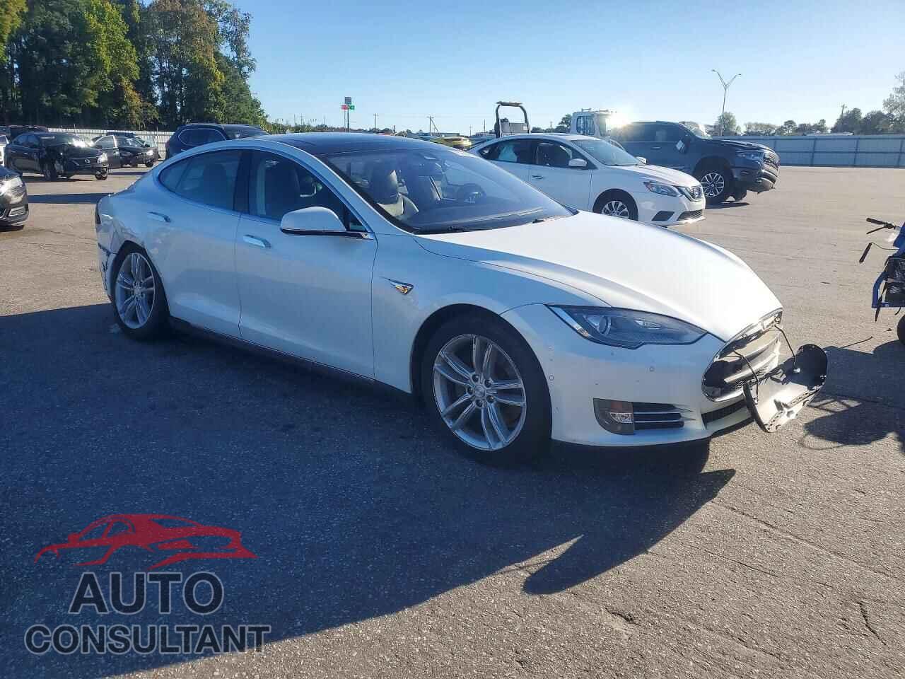 TESLA MODEL S 2014 - 5YJSA1H10EFP65551