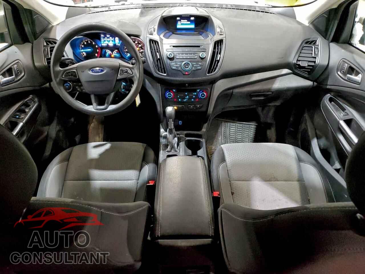 FORD ESCAPE 2017 - 1FMCU9GD9HUC70357