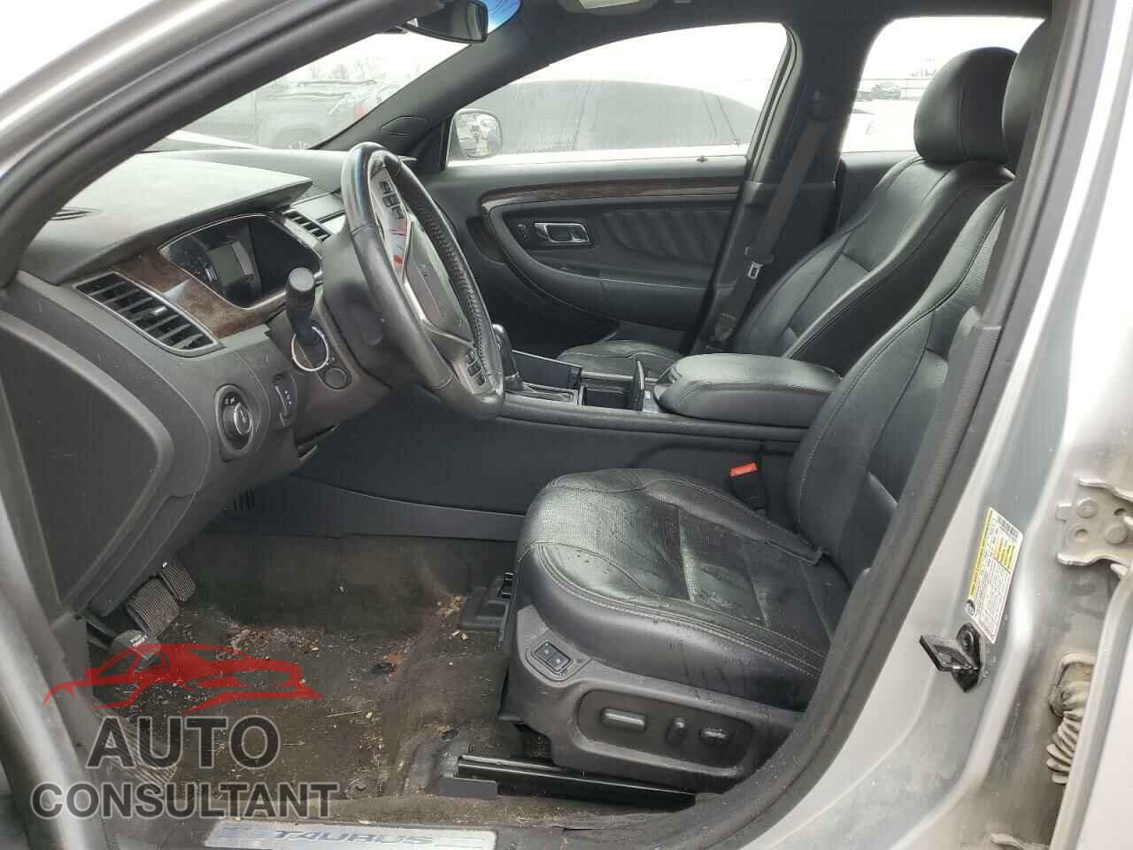 FORD TAURUS 2018 - 1FAHP2F84JG128263
