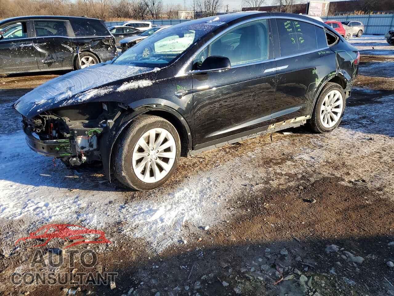 TESLA MODEL X 2017 - 5YJXCAE22HF038199