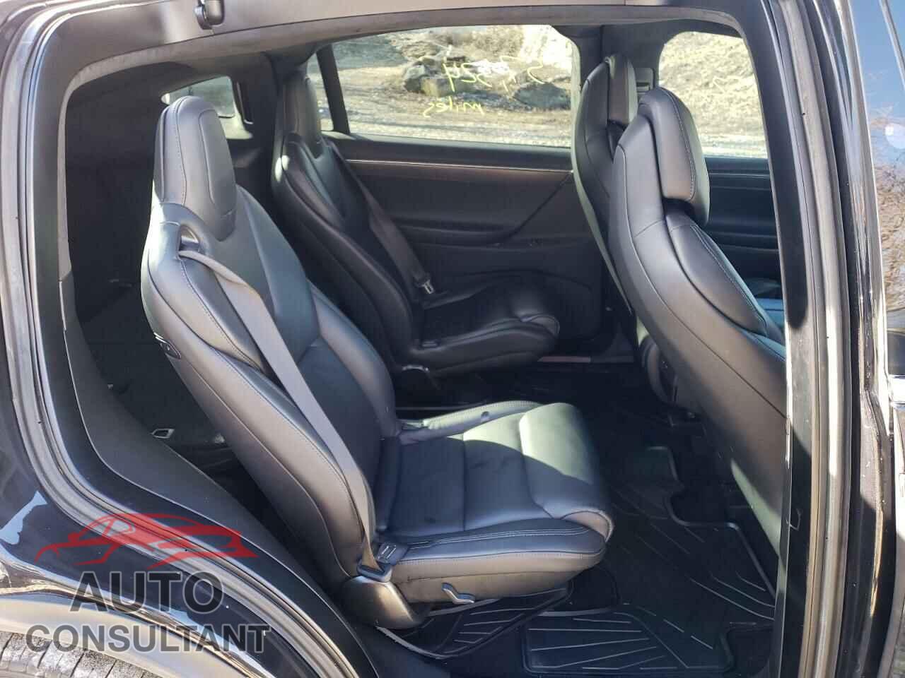 TESLA MODEL X 2017 - 5YJXCBE48HF052809
