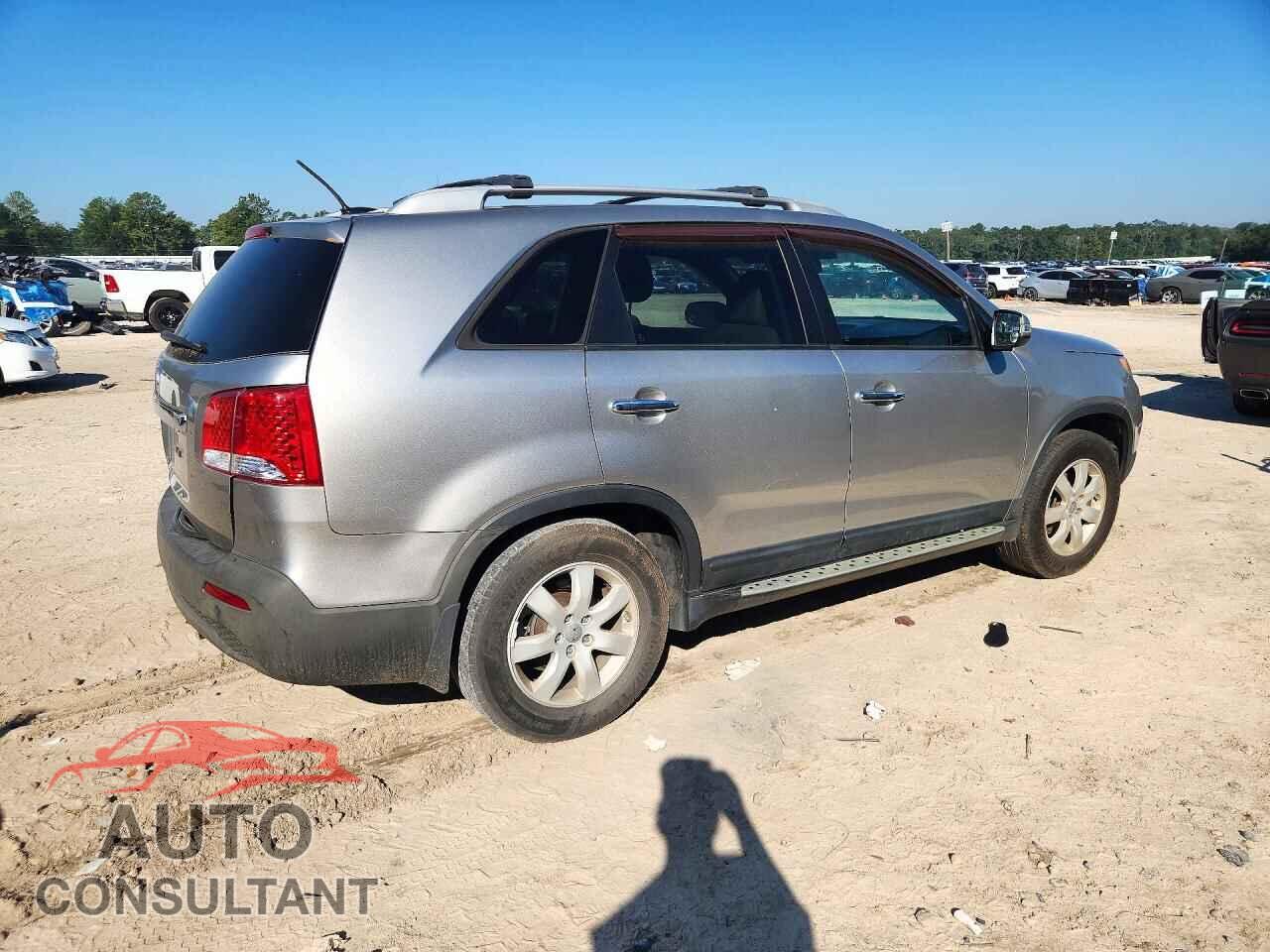 KIA SORENTO 2013 - 5XYKT3A61DG344358