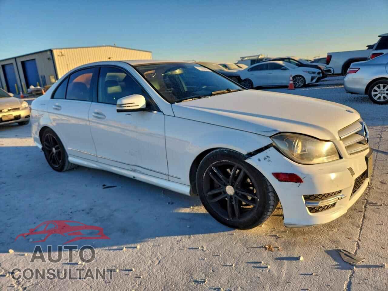 MERCEDES-BENZ C-CLASS 2013 - WDDGF4HB7DA806935