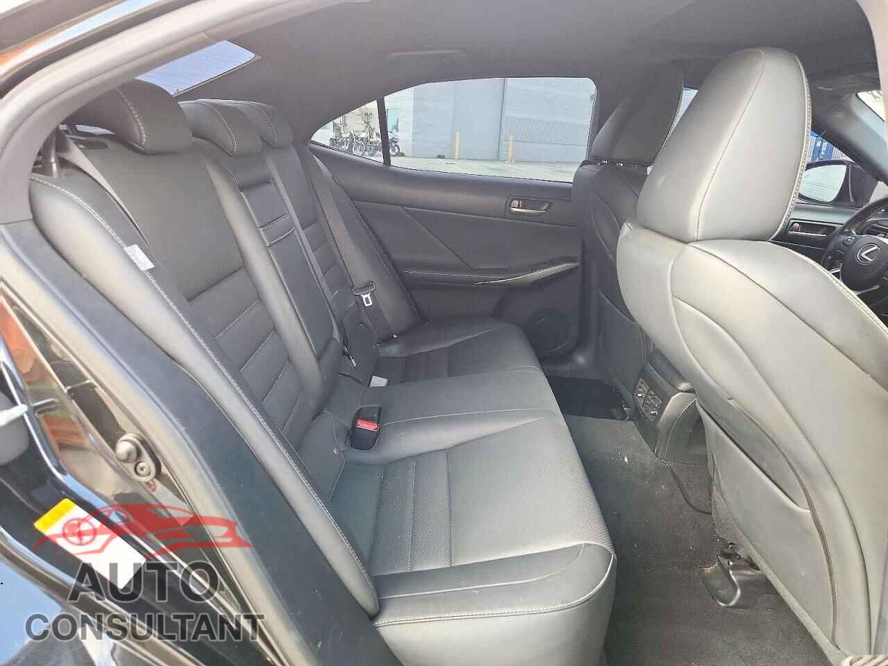 LEXUS IS 2017 - JTHBA1D29H5055275