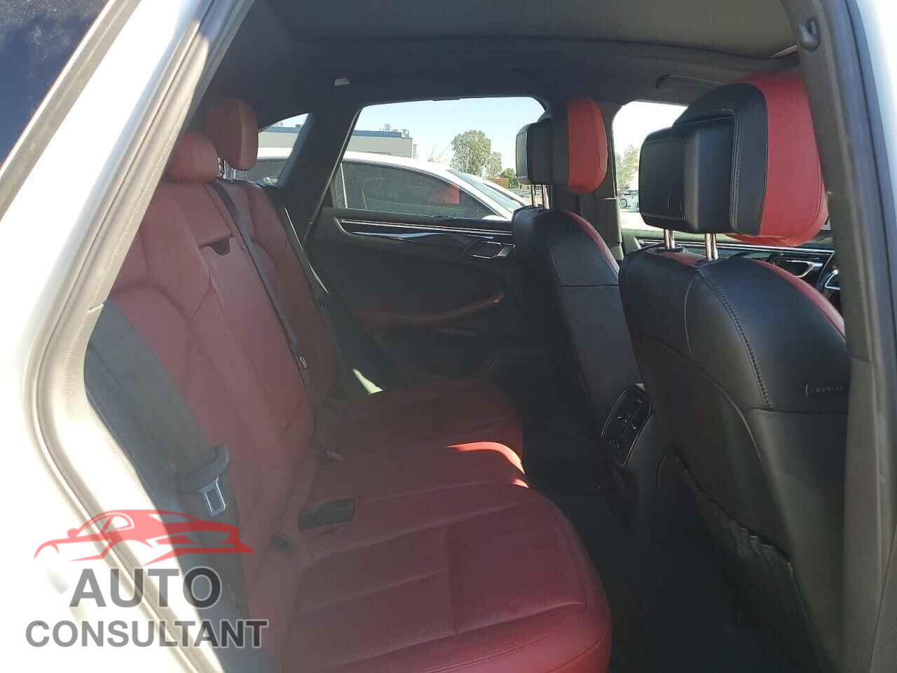 PORSCHE MACAN 2016 - WP1AB2A52GLB51806