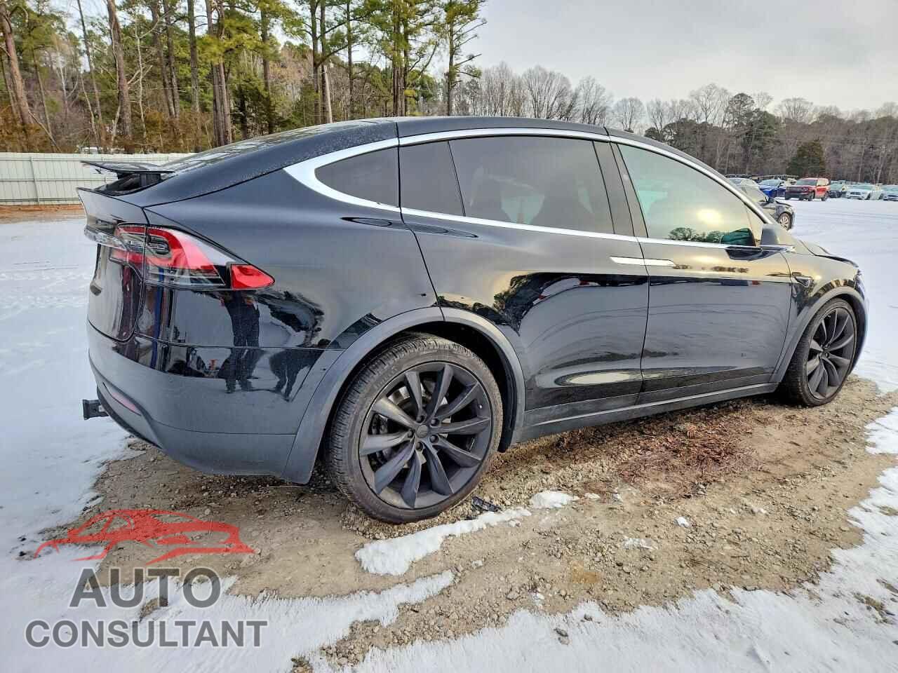 TESLA MODEL X 2017 - 5YJXCDE25HF033113