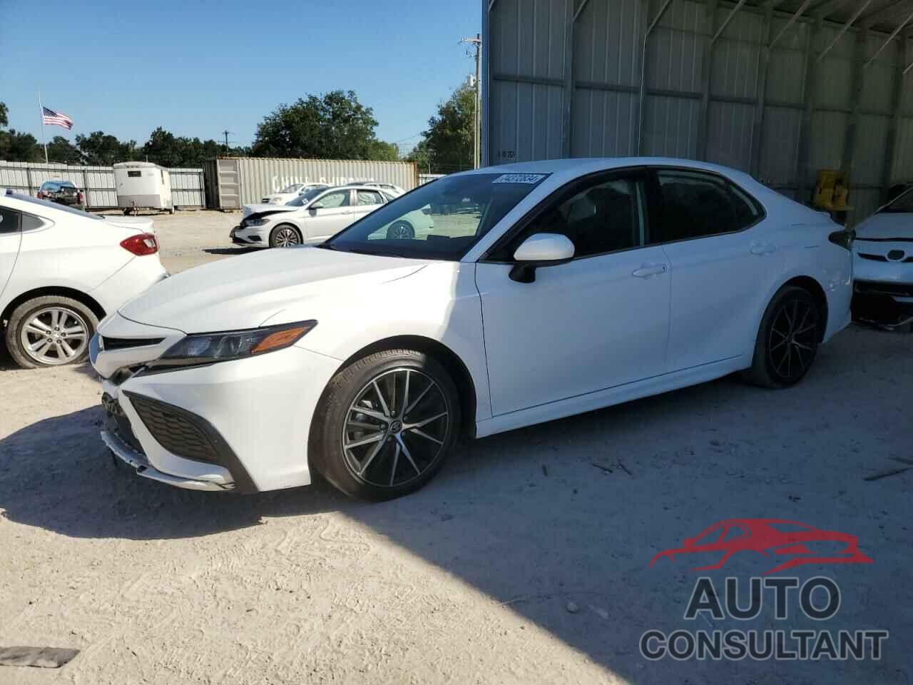 TOYOTA CAMRY 2021 - 4T1G11AK7MU568418