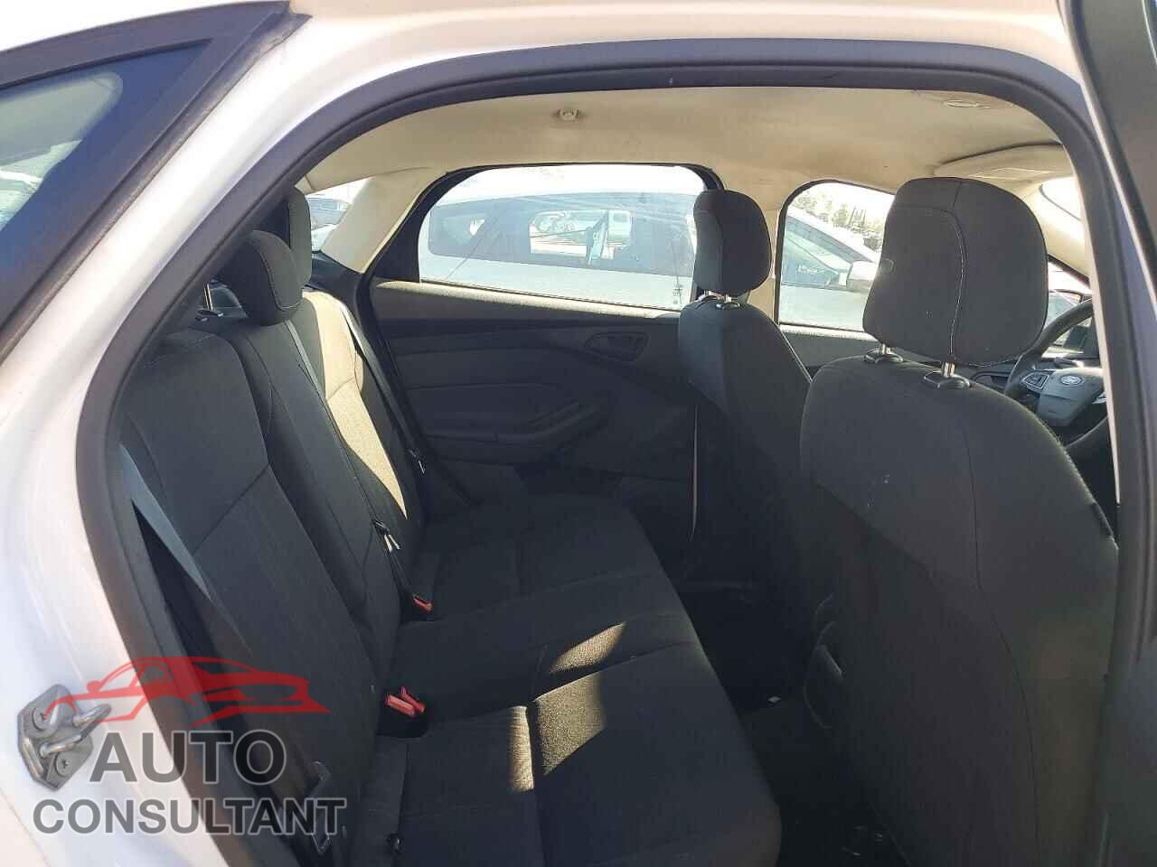 FORD FOCUS 2017 - 1FADP3E21HL329198