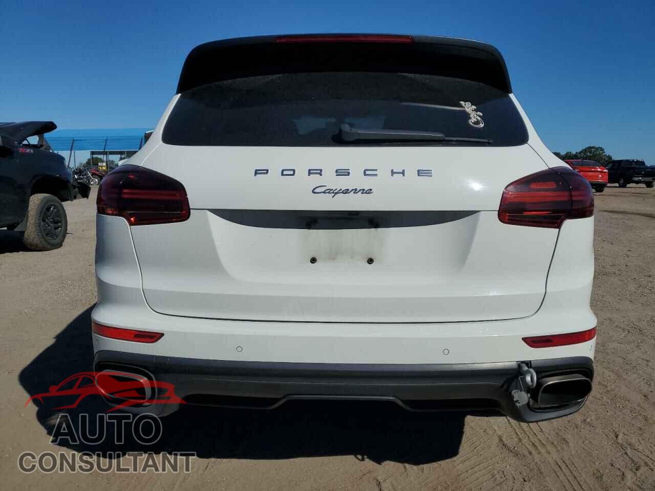 PORSCHE CAYENNE 2017 - WP1AA2A27HKA81008