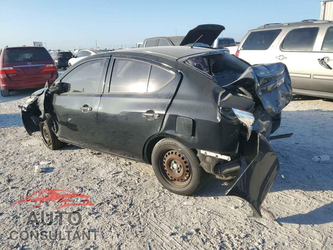 NISSAN VERSA 2017 - 3N1CN7AP7HL823352