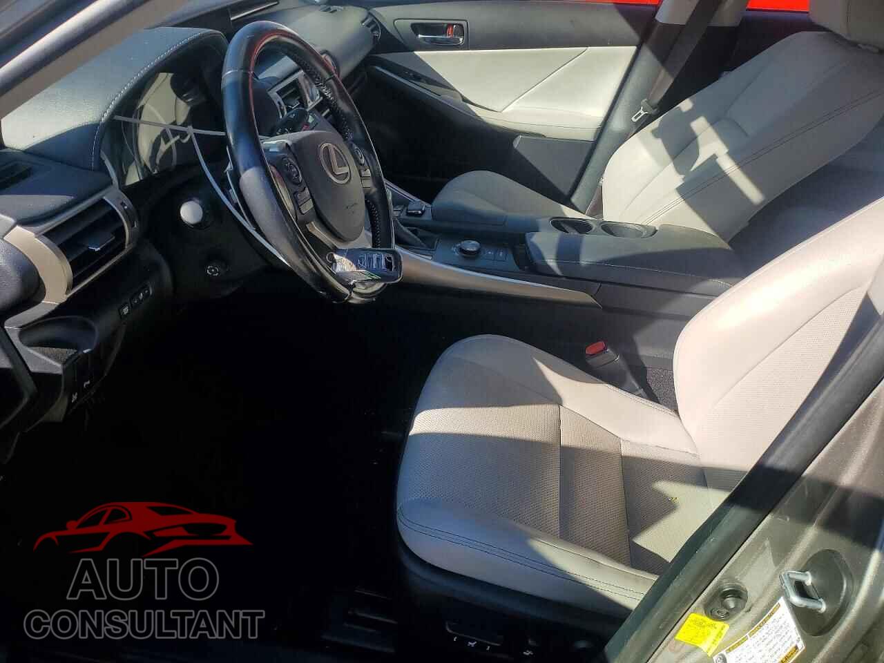 LEXUS IS 2016 - JTHBA1D23G5031925