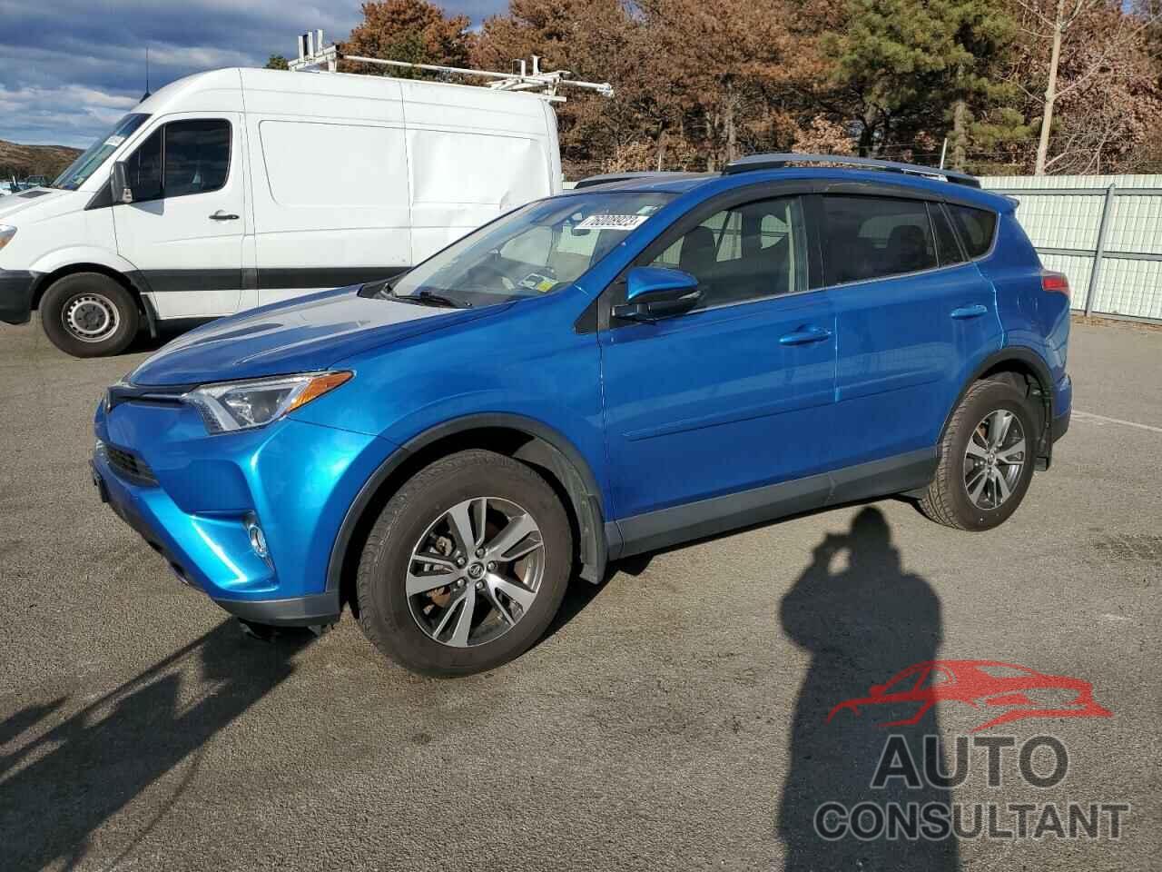 TOYOTA RAV4 2017 - JTMRFREVXHJ711435