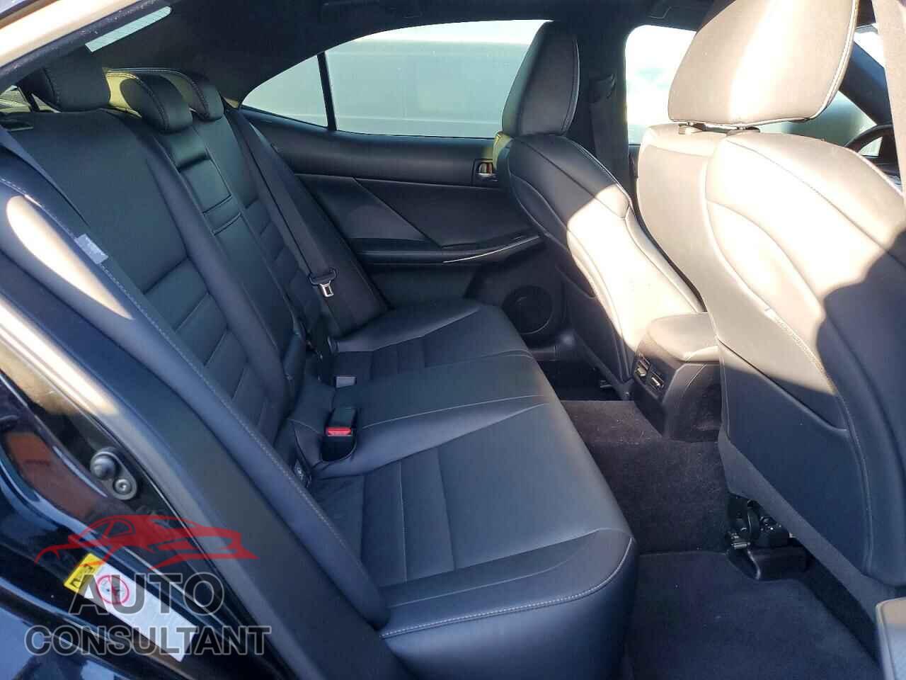 LEXUS IS 2014 - JTHBE1D23E5013975