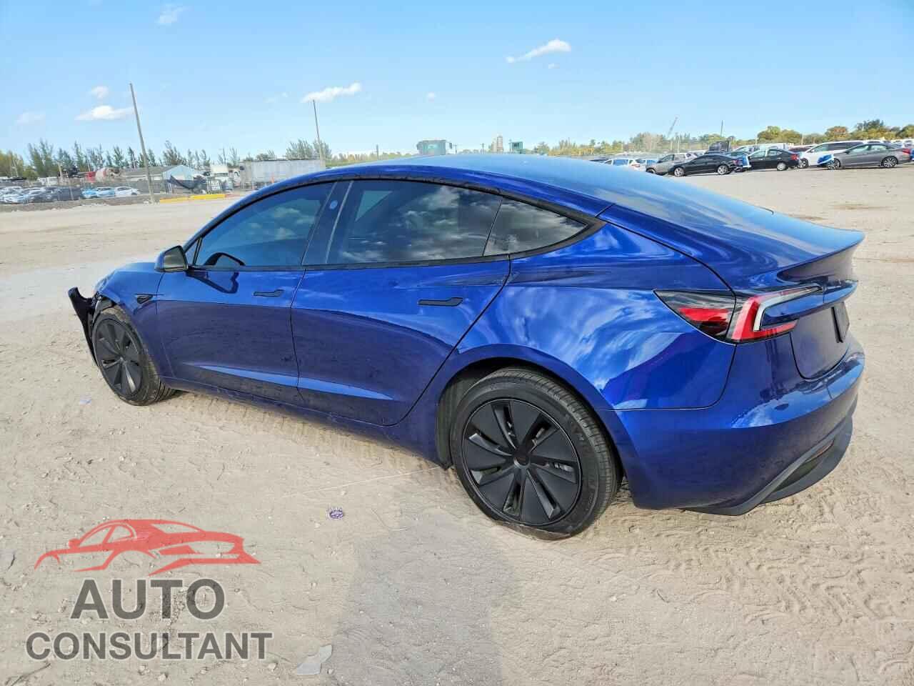 TESLA MODEL 3 2025 - 5YJ3E1EA4SF923561